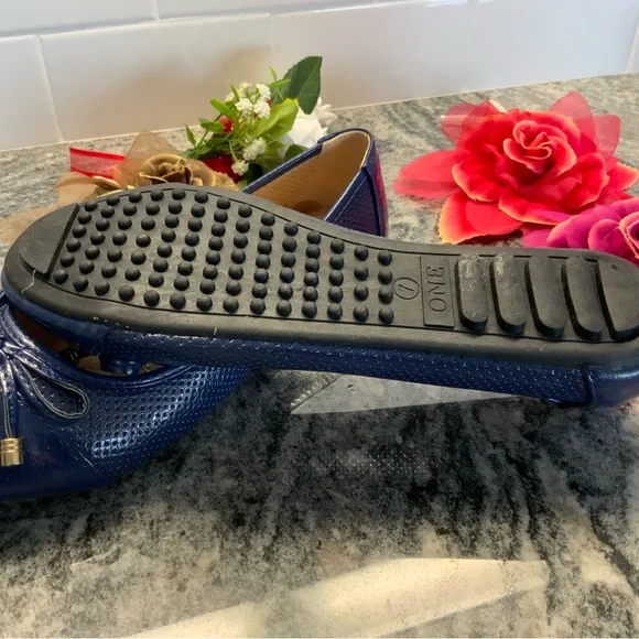 BRAND NEW 💕Woman’s royal blue flats with bow on front. BRAND NEW, NEVER WORN.💕 - Picture 7 of 7